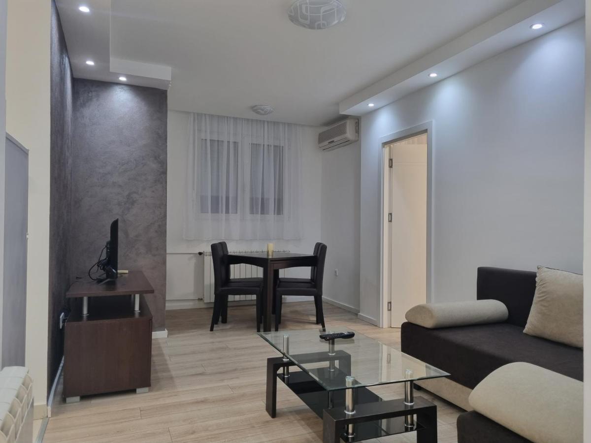 Stan Slavija Apartment Sajmiste Екстериор снимка